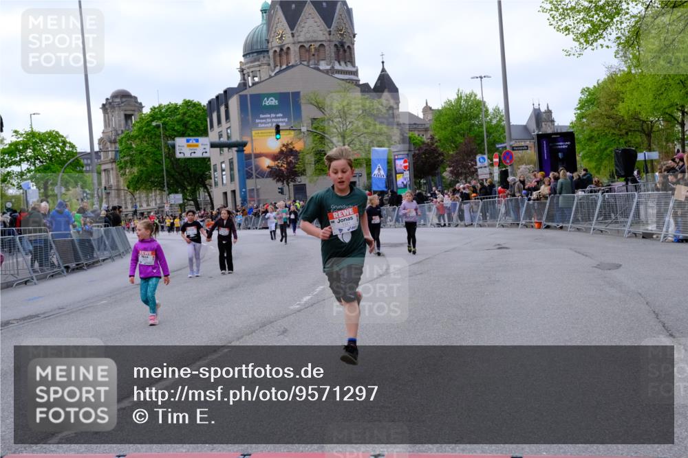 25.04.2026 - Das Zehntel Tim E. http://msf.ph/oto/9571297 25.04.2026 09:06:12 Ziel 1079, 1095, 1321, 1524, 2180, 2202, 2614, 2985, 3732, 3735, 3742, 3864, 3934, 3935 meine-sportfotos.de
