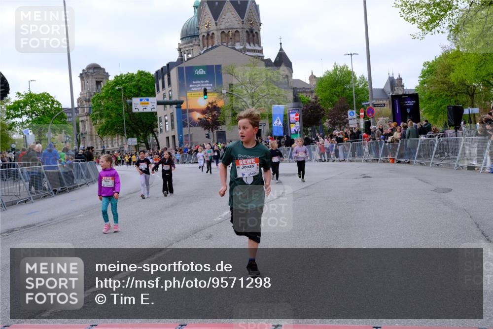 25.04.2026 - Das Zehntel Tim E. http://msf.ph/oto/9571298 25.04.2026 09:06:12 Ziel 1079, 1095, 1321, 1524, 2180, 2202, 2614, 2985, 3732, 3735, 3742, 3864, 3934, 3935 meine-sportfotos.de