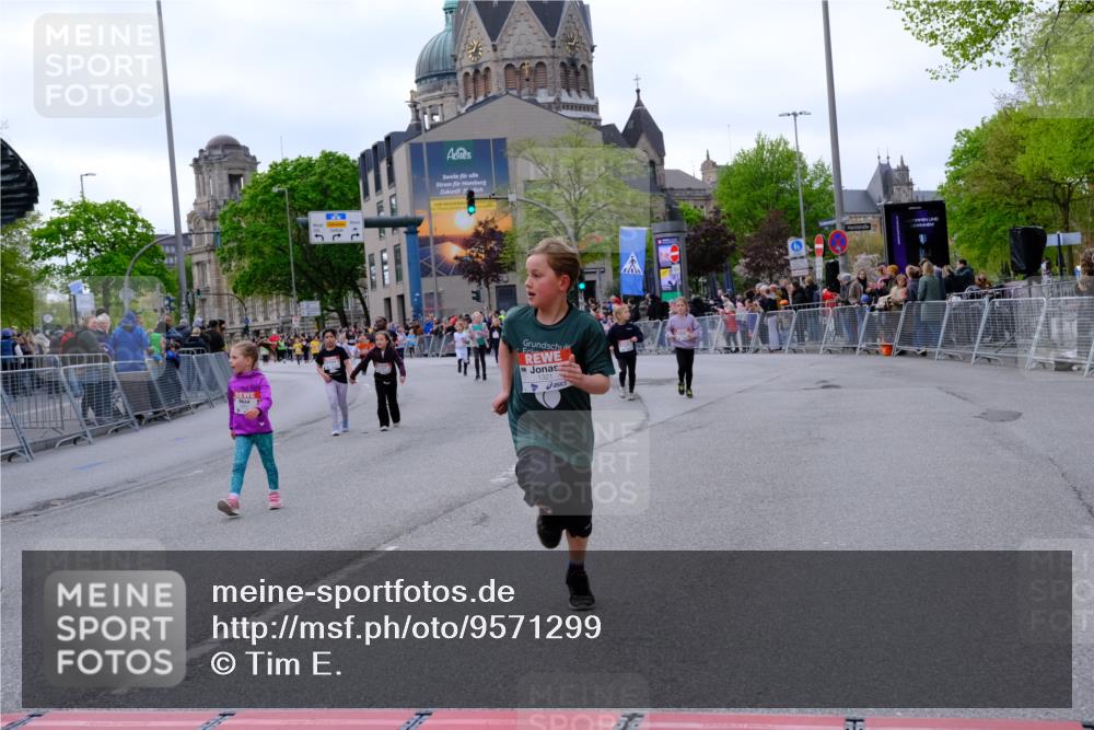 25.04.2026 - Das Zehntel Tim E. http://msf.ph/oto/9571299 25.04.2026 09:06:12 Ziel 1079, 1095, 1321, 1524, 2180, 2202, 2614, 2985, 3732, 3735, 3742, 3864, 3934, 3935 meine-sportfotos.de