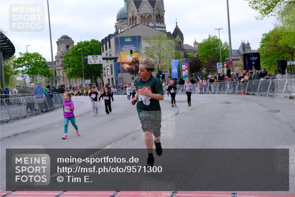 25.04.2026 - Das Zehntel Tim E. http://msf.ph/oto/9571300 25.04.2026 09:06:12 Ziel 1079, 1095, 1321, 1524, 2180, 2202, 2614, 2985, 3732, 3735, 3742, 3864, 3934, 3935 meine-sportfotos.de