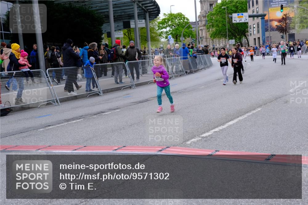 25.04.2026 - Das Zehntel Tim E. http://msf.ph/oto/9571302 25.04.2026 09:06:14 Ziel 1079, 1095, 1321, 1524, 1800, 2180, 2202, 2614, 3732, 3735, 3742, 3864, 3877, 3934, 3935, 3953 meine-sportfotos.de