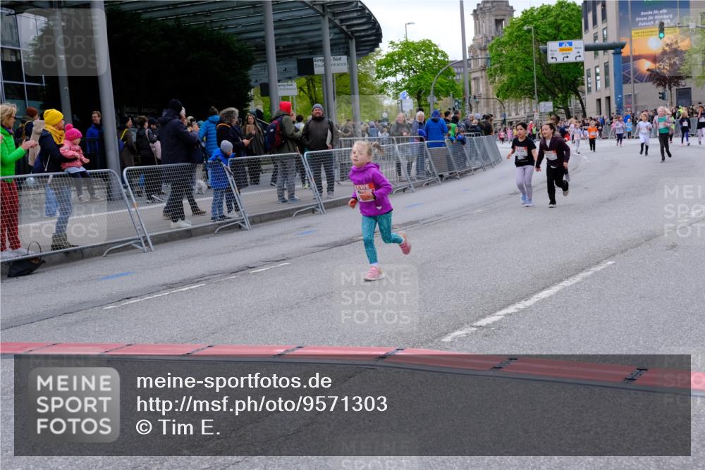 25.04.2026 - Das Zehntel Tim E. http://msf.ph/oto/9571303 25.04.2026 09:06:14 Ziel 1079, 1095, 1321, 1524, 1800, 2180, 2202, 2614, 3732, 3735, 3742, 3864, 3877, 3934, 3935, 3953 meine-sportfotos.de