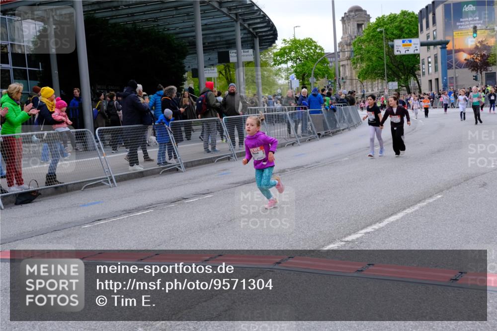 25.04.2026 - Das Zehntel Tim E. http://msf.ph/oto/9571304 25.04.2026 09:06:14 Ziel 1079, 1095, 1321, 1524, 1800, 2180, 2202, 2614, 3732, 3735, 3742, 3864, 3877, 3934, 3935, 3953 meine-sportfotos.de