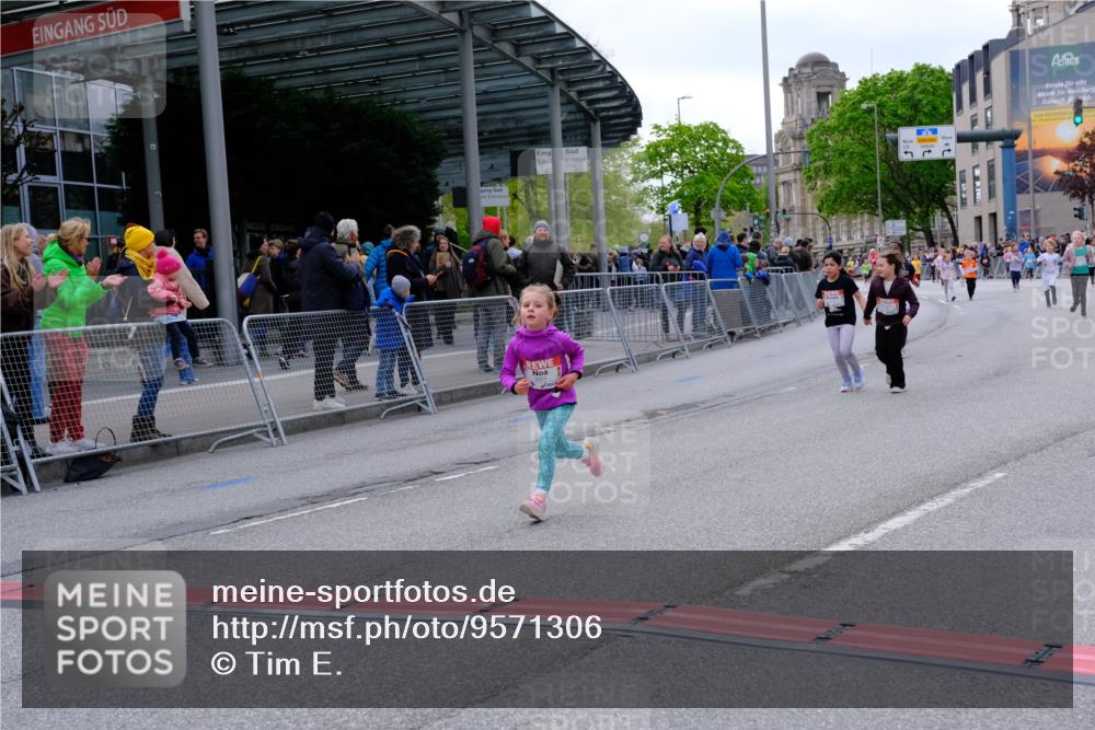 25.04.2026 - Das Zehntel Tim E. http://msf.ph/oto/9571306 25.04.2026 09:06:14 Ziel 1079, 1095, 1321, 1524, 1800, 2180, 2202, 2614, 3732, 3735, 3742, 3864, 3877, 3934, 3935, 3953 meine-sportfotos.de