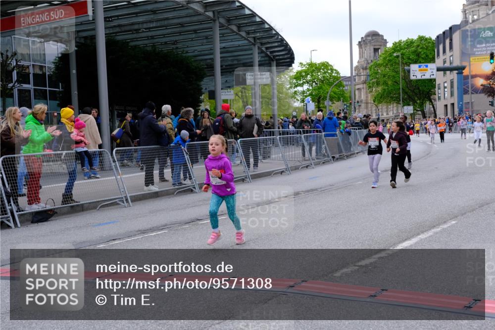 25.04.2026 - Das Zehntel Tim E. http://msf.ph/oto/9571308 25.04.2026 09:06:14 Ziel 1079, 1095, 1321, 1524, 1800, 2180, 2202, 2614, 3732, 3735, 3742, 3864, 3877, 3934, 3935, 3953 meine-sportfotos.de