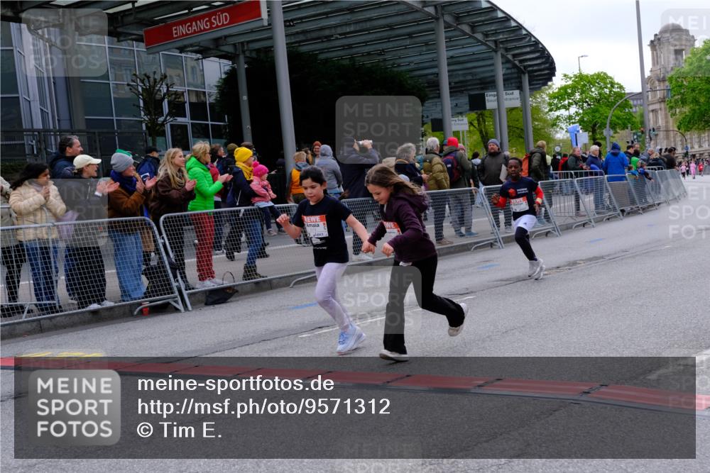 25.04.2026 - Das Zehntel Tim E. http://msf.ph/oto/9571312 25.04.2026 09:06:17 Ziel 1079, 1095, 1321, 1375, 1498, 1800, 2614, 3791, 3864, 3877, 3934, 3935, 3953 meine-sportfotos.de