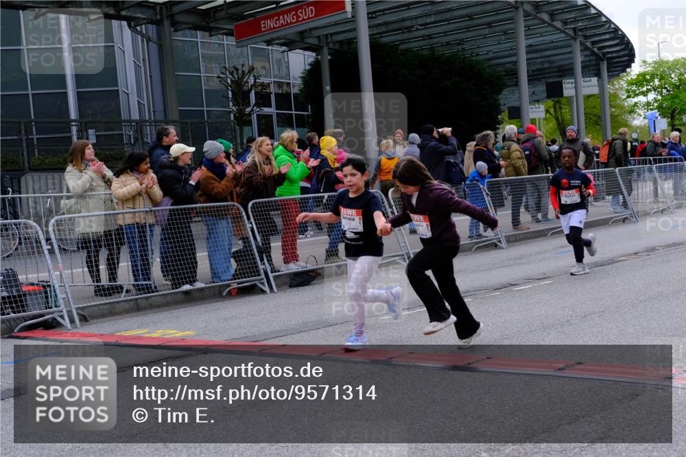 25.04.2026 - Das Zehntel Tim E. http://msf.ph/oto/9571314 25.04.2026 09:06:17 Ziel 1079, 1095, 1321, 1375, 1498, 1800, 2614, 3791, 3864, 3877, 3934, 3935, 3953 meine-sportfotos.de