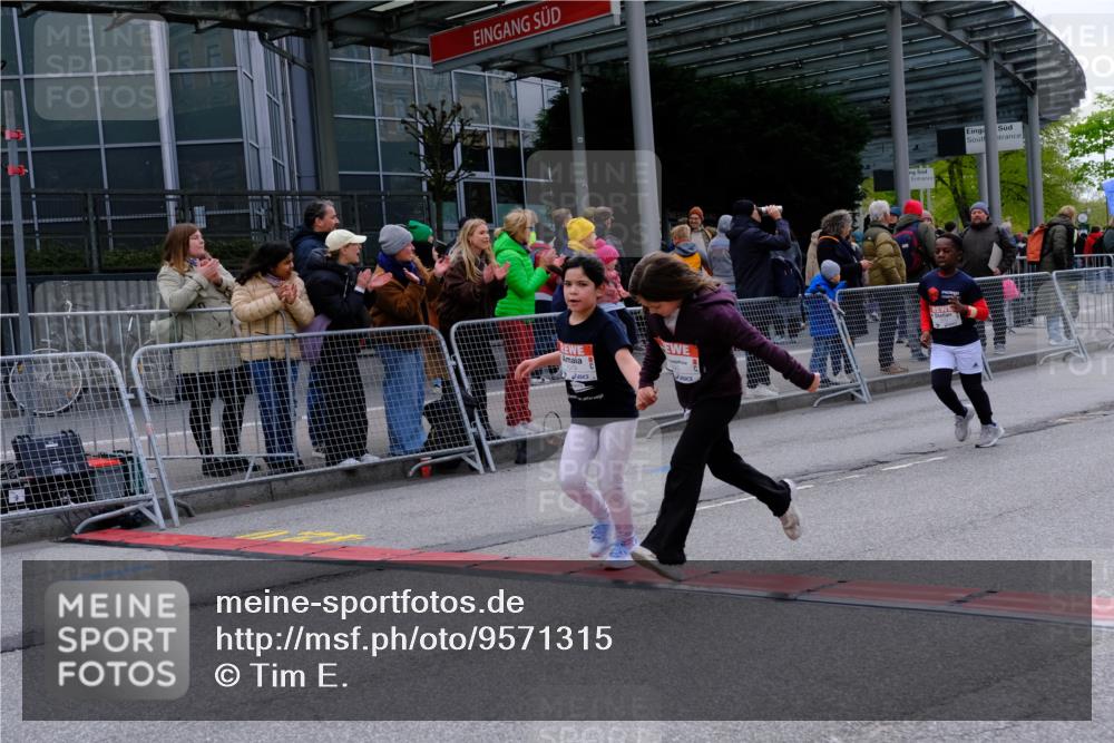 25.04.2026 - Das Zehntel Tim E. http://msf.ph/oto/9571315 25.04.2026 09:06:17 Ziel 1079, 1095, 1321, 1375, 1498, 1800, 2614, 3791, 3864, 3877, 3934, 3935, 3953 meine-sportfotos.de