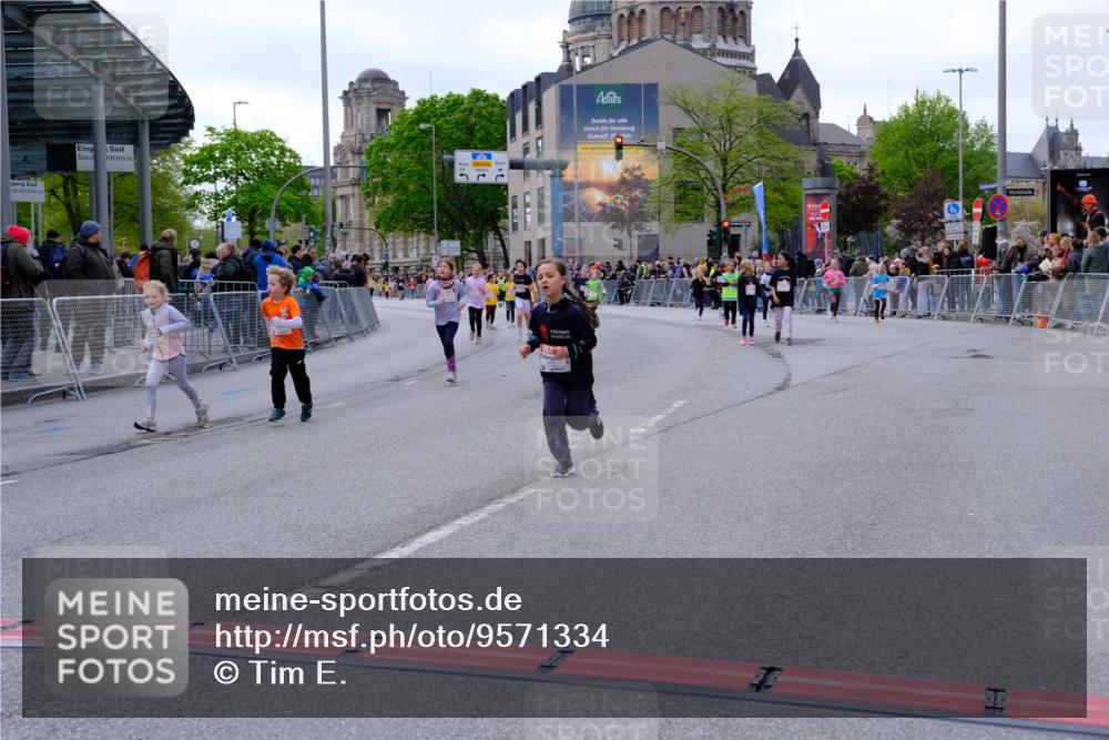 25.04.2026 - Das Zehntel Tim E. http://msf.ph/oto/9571334 25.04.2026 09:06:25 Ziel 1375, 1498, 1800, 1806, 2913, 3785, 3791, 3877, 3889, 3908, 3953 meine-sportfotos.de
