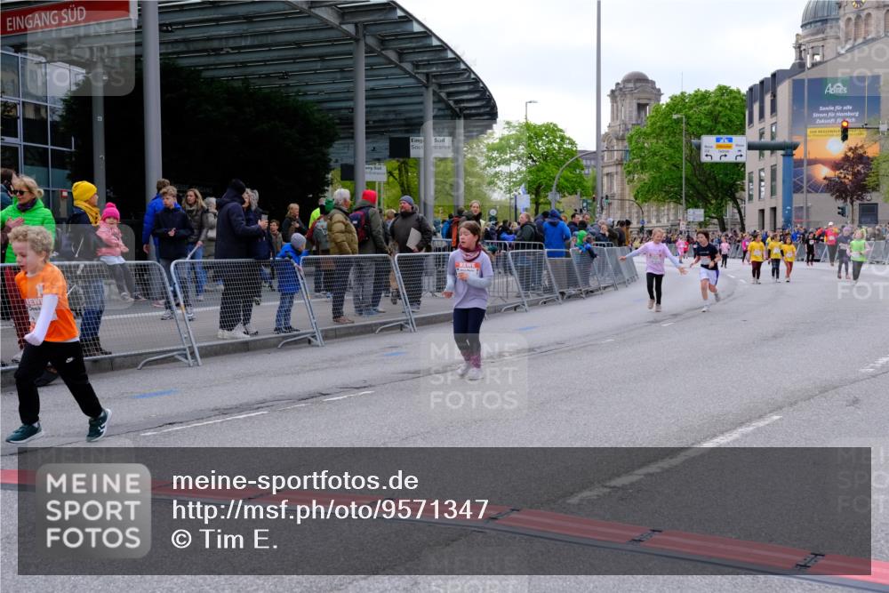 25.04.2026 - Das Zehntel Tim E. http://msf.ph/oto/9571347 25.04.2026 09:06:27 Ziel 1375, 1498, 1806, 2913, 3785, 3791, 3889, 3908 meine-sportfotos.de