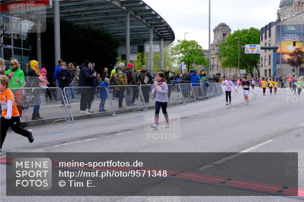 25.04.2026 - Das Zehntel Tim E. http://msf.ph/oto/9571348 25.04.2026 09:06:27 Ziel 1375, 1498, 1806, 2913, 3785, 3791, 3889, 3908 meine-sportfotos.de