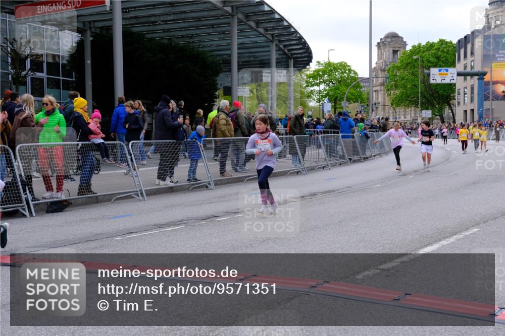 25.04.2026 - Das Zehntel Tim E. http://msf.ph/oto/9571351 25.04.2026 09:06:28 Ziel 1258, 1375, 1498, 1806, 2272, 2287, 2913, 3785, 3791, 3889, 3908 meine-sportfotos.de