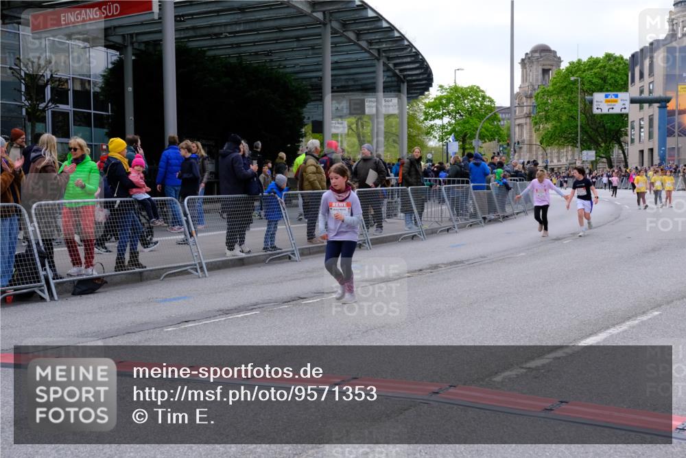 25.04.2026 - Das Zehntel Tim E. http://msf.ph/oto/9571353 25.04.2026 09:06:28 Ziel 1258, 1375, 1498, 1806, 2272, 2287, 2913, 3785, 3791, 3889, 3908 meine-sportfotos.de