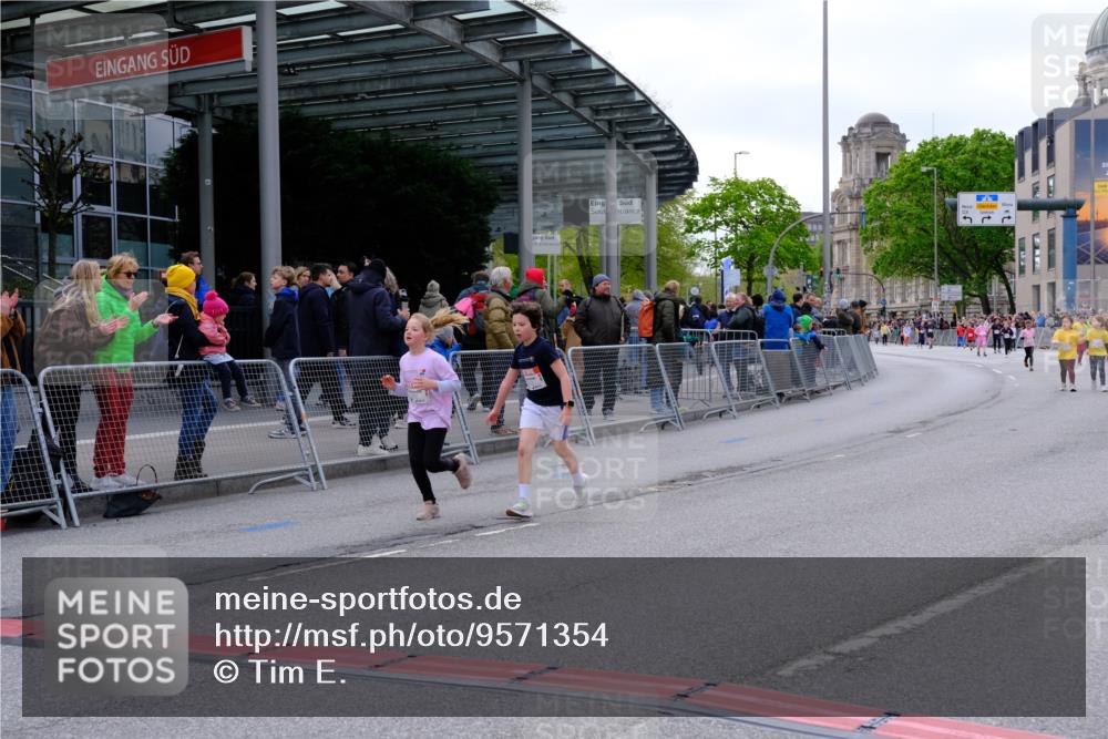 25.04.2026 - Das Zehntel Tim E. http://msf.ph/oto/9571354 25.04.2026 09:06:31 Ziel 1243, 1245, 1258, 1806, 2272, 2287, 2913, 3889, 3908 meine-sportfotos.de