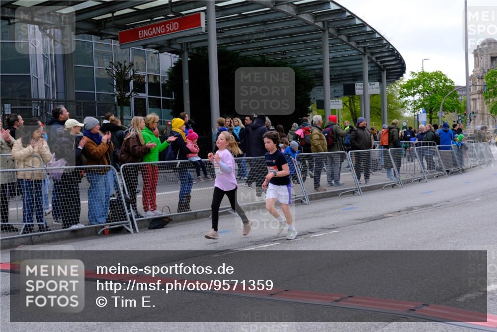 25.04.2026 - Das Zehntel Tim E. http://msf.ph/oto/9571359 25.04.2026 09:06:32 Ziel 1243, 1245, 1258, 1806, 2272, 2287, 2913, 3889, 3908 meine-sportfotos.de