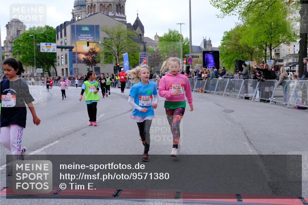 25.04.2026 - Das Zehntel Tim E. http://msf.ph/oto/9571380 25.04.2026 09:06:38 Ziel 1077, 1087, 1243, 1245, 1258, 1272, 1347, 1954, 1976, 1977, 2272, 2287, 2757, 3129, 3761, 3775 meine-sportfotos.de
