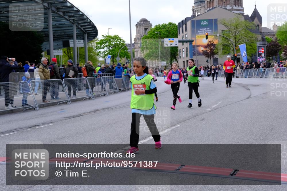 25.04.2026 - Das Zehntel Tim E. http://msf.ph/oto/9571387 25.04.2026 09:06:42 Ziel 1077, 1087, 1243, 1245, 1272, 1347, 1403, 1413, 1442, 1954, 1976, 1977, 2757, 3129, 3761, 3775, 3910 meine-sportfotos.de