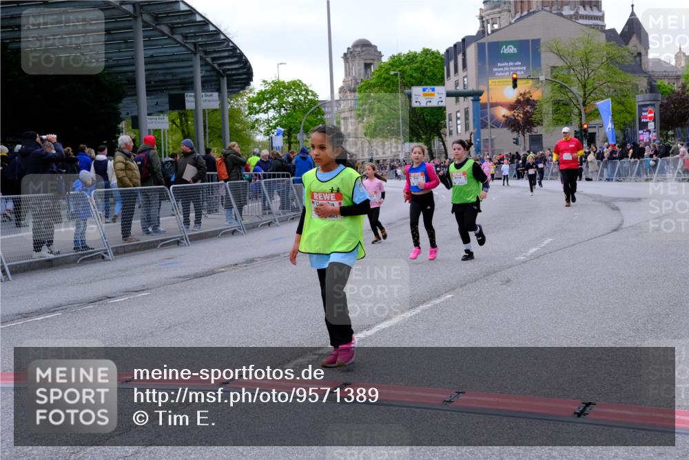 25.04.2026 - Das Zehntel Tim E. http://msf.ph/oto/9571389 25.04.2026 09:06:42 Ziel 1077, 1087, 1243, 1245, 1272, 1347, 1403, 1413, 1442, 1954, 1976, 1977, 2757, 3129, 3761, 3775, 3910 meine-sportfotos.de