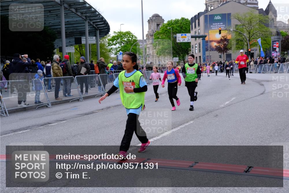 25.04.2026 - Das Zehntel Tim E. http://msf.ph/oto/9571391 25.04.2026 09:06:42 Ziel 1077, 1087, 1243, 1245, 1272, 1347, 1403, 1413, 1442, 1954, 1976, 1977, 2757, 3129, 3761, 3775, 3910 meine-sportfotos.de