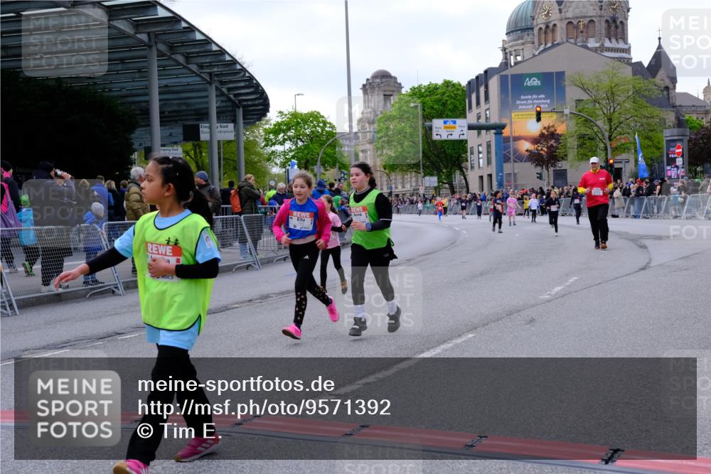 25.04.2026 - Das Zehntel Tim E. http://msf.ph/oto/9571392 25.04.2026 09:06:43 Ziel 1077, 1087, 1243, 1245, 1272, 1347, 1403, 1413, 1442, 1954, 1976, 1977, 2757, 3129, 3761, 3775, 3910 meine-sportfotos.de