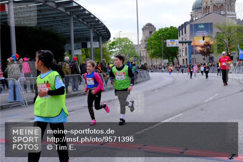 25.04.2026 - Das Zehntel Tim E. http://msf.ph/oto/9571396 25.04.2026 09:06:43 Ziel 1077, 1087, 1243, 1245, 1272, 1347, 1403, 1413, 1442, 1954, 1976, 1977, 2757, 3129, 3761, 3775, 3910 meine-sportfotos.de
