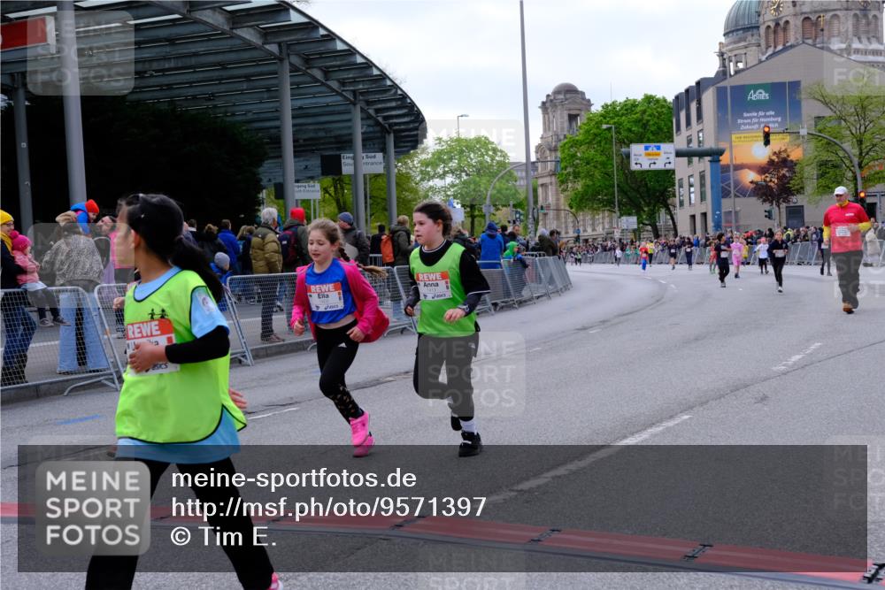 25.04.2026 - Das Zehntel Tim E. http://msf.ph/oto/9571397 25.04.2026 09:06:43 Ziel 1077, 1087, 1243, 1245, 1272, 1347, 1403, 1413, 1442, 1954, 1976, 1977, 2757, 3129, 3761, 3775, 3910 meine-sportfotos.de