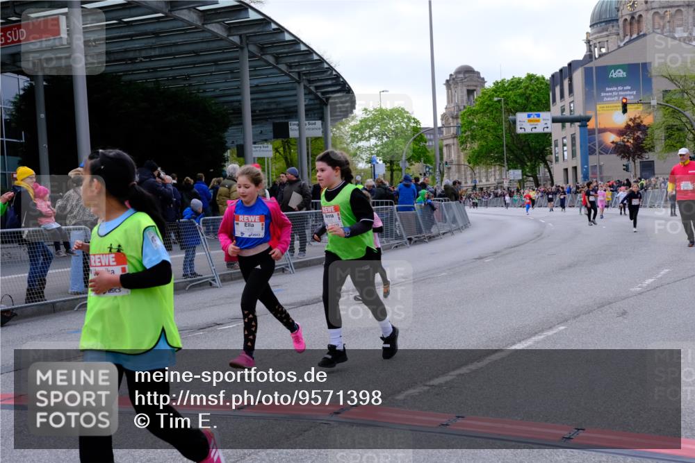 25.04.2026 - Das Zehntel Tim E. http://msf.ph/oto/9571398 25.04.2026 09:06:43 Ziel 1077, 1087, 1243, 1245, 1272, 1347, 1403, 1413, 1442, 1954, 1976, 1977, 2757, 3129, 3761, 3775, 3910 meine-sportfotos.de