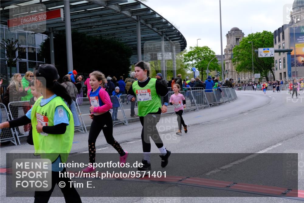 25.04.2026 - Das Zehntel Tim E. http://msf.ph/oto/9571401 25.04.2026 09:06:44 Ziel 1077, 1087, 1272, 1347, 1403, 1413, 1442, 1954, 1976, 1977, 2757, 3129, 3761, 3775, 3910 meine-sportfotos.de