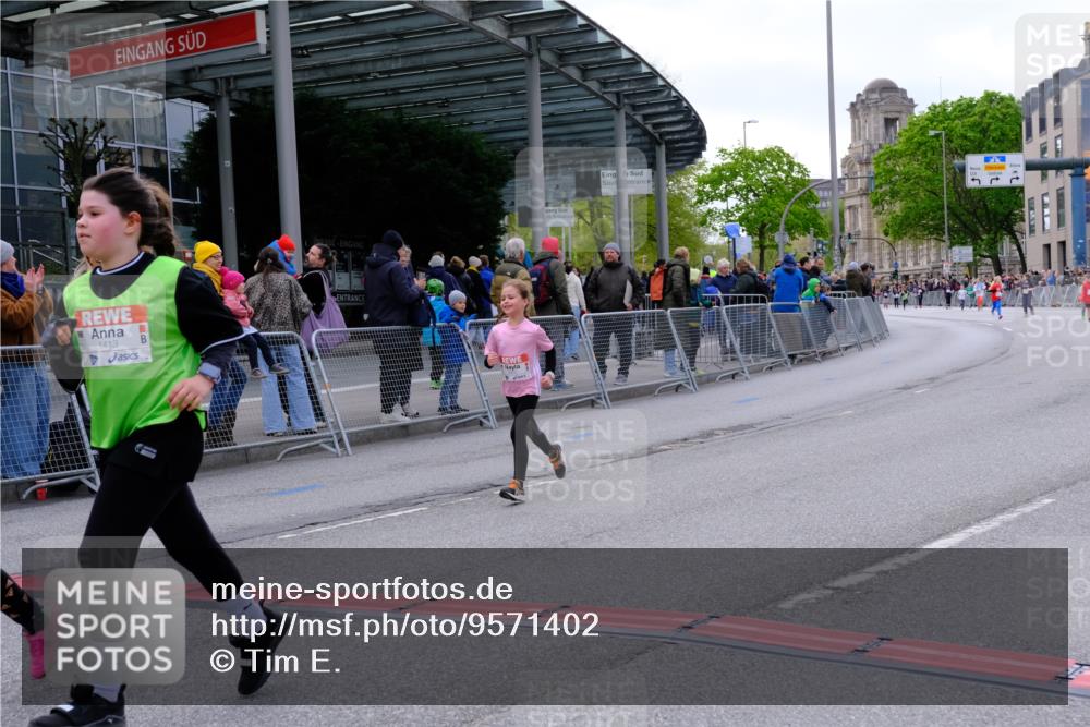 25.04.2026 - Das Zehntel Tim E. http://msf.ph/oto/9571402 25.04.2026 09:06:44 Ziel 1077, 1087, 1272, 1347, 1403, 1413, 1442, 1954, 1976, 1977, 2757, 3129, 3761, 3775, 3910 meine-sportfotos.de