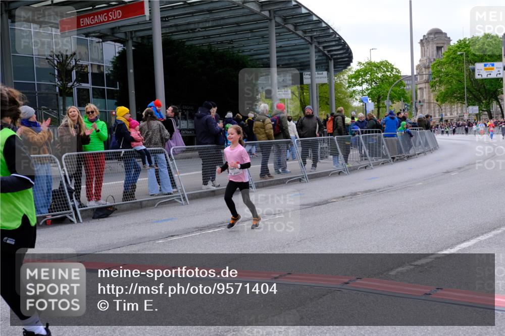 25.04.2026 - Das Zehntel Tim E. http://msf.ph/oto/9571404 25.04.2026 09:06:45 Ziel 1077, 1087, 1272, 1347, 1403, 1413, 1442, 1954, 1976, 1977, 2757, 3129, 3761, 3775, 3910 meine-sportfotos.de