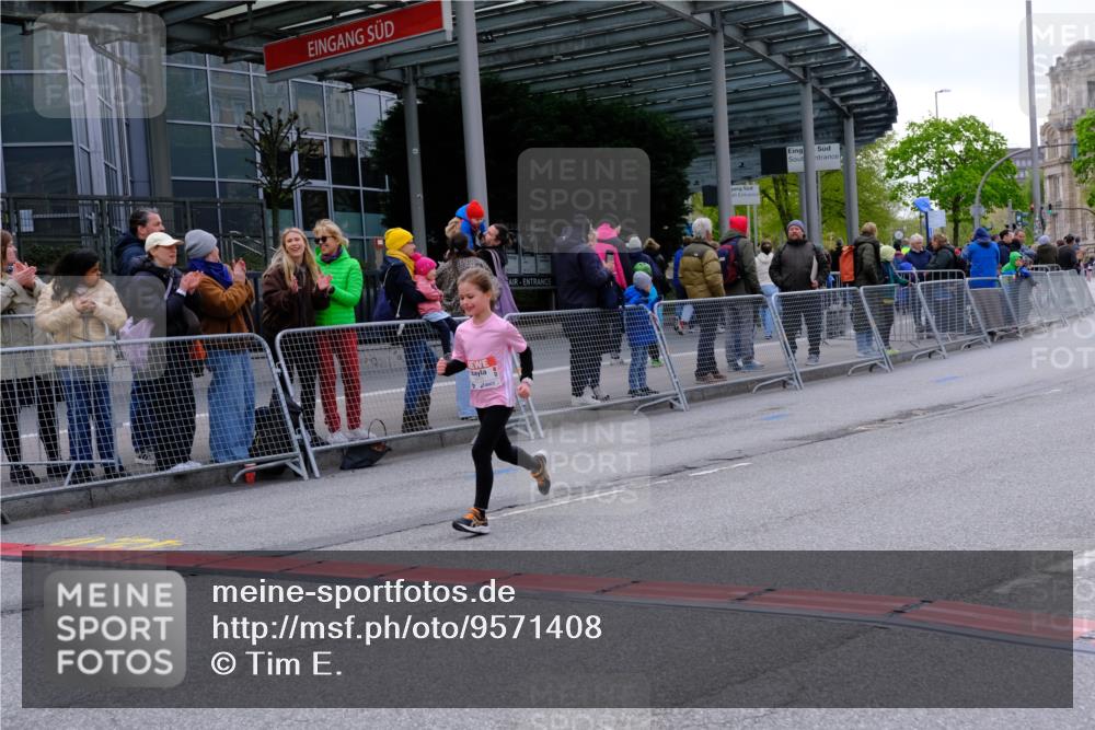 25.04.2026 - Das Zehntel Tim E. http://msf.ph/oto/9571408 25.04.2026 09:06:45 Ziel 1077, 1087, 1272, 1347, 1403, 1413, 1442, 1954, 1976, 1977, 2757, 3129, 3761, 3775, 3910 meine-sportfotos.de