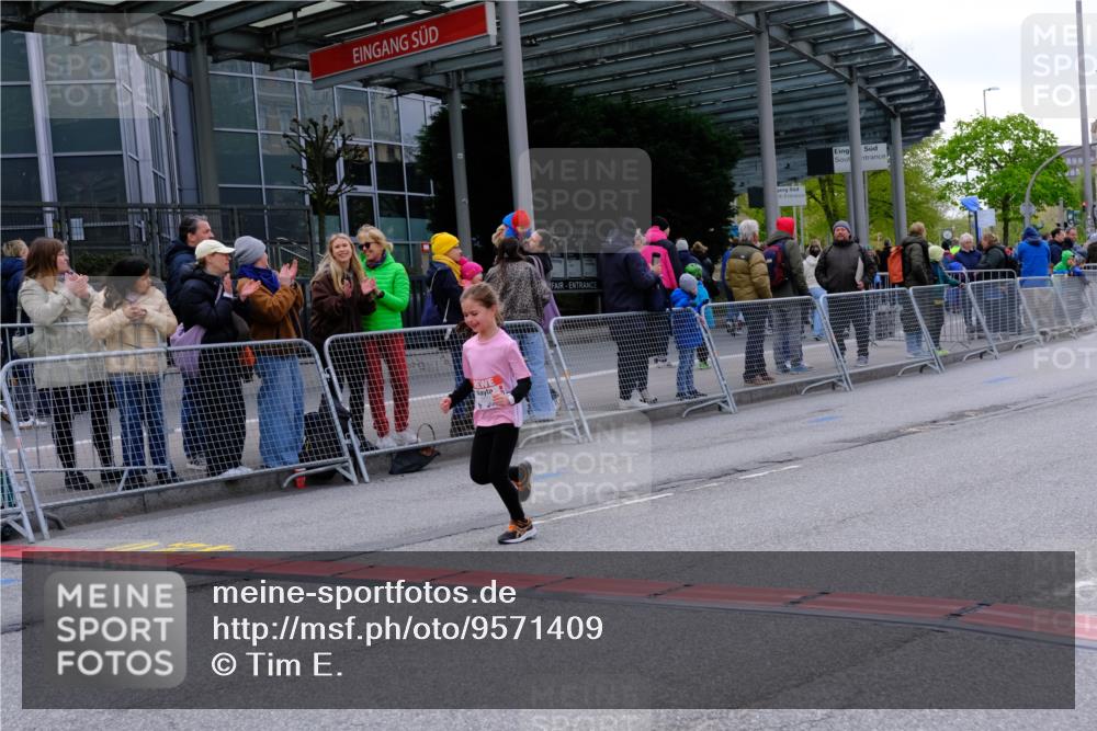 25.04.2026 - Das Zehntel Tim E. http://msf.ph/oto/9571409 25.04.2026 09:06:45 Ziel 1077, 1087, 1272, 1347, 1403, 1413, 1442, 1954, 1976, 1977, 2757, 3129, 3761, 3775, 3910 meine-sportfotos.de