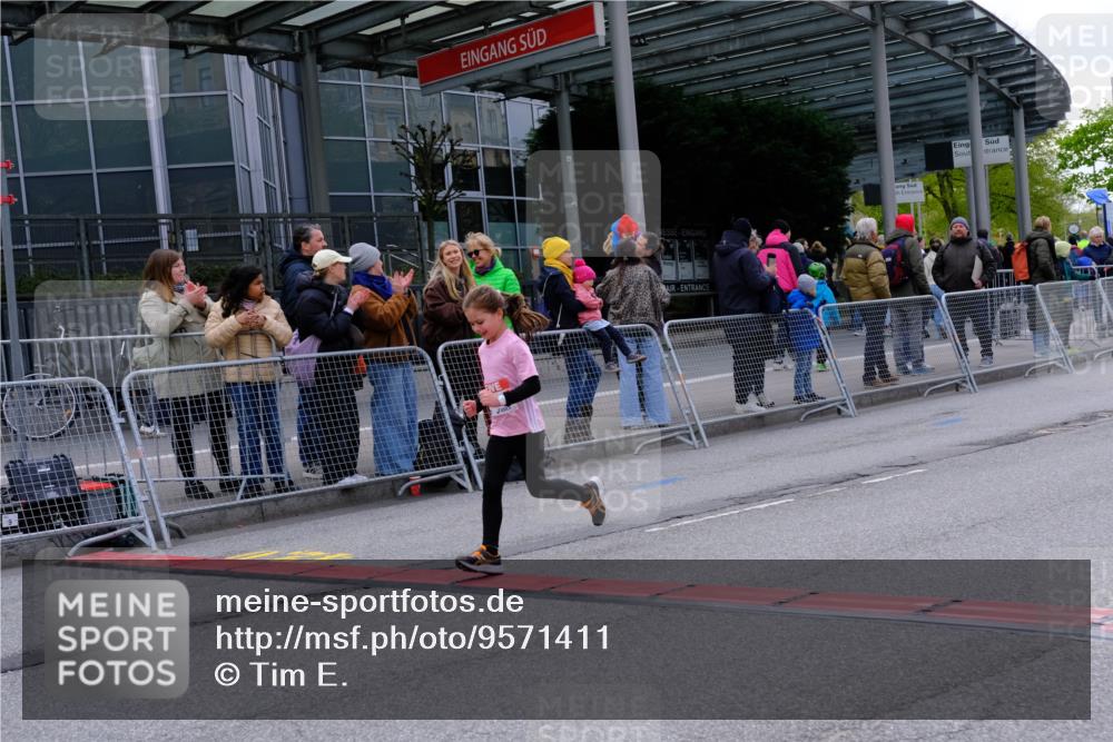 25.04.2026 - Das Zehntel Tim E. http://msf.ph/oto/9571411 25.04.2026 09:06:45 Ziel 1077, 1087, 1272, 1347, 1403, 1413, 1442, 1954, 1976, 1977, 2757, 3129, 3761, 3775, 3910 meine-sportfotos.de