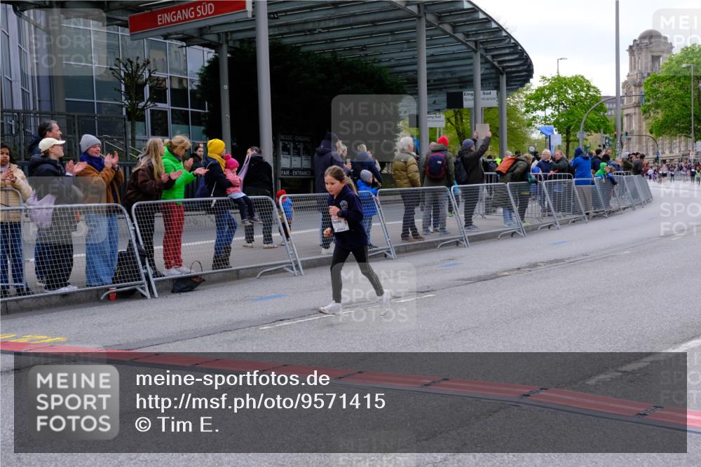 25.04.2026 - Das Zehntel Tim E. http://msf.ph/oto/9571415 25.04.2026 09:06:51 Ziel 1236, 1403, 1413, 1442, 3008, 3910 meine-sportfotos.de