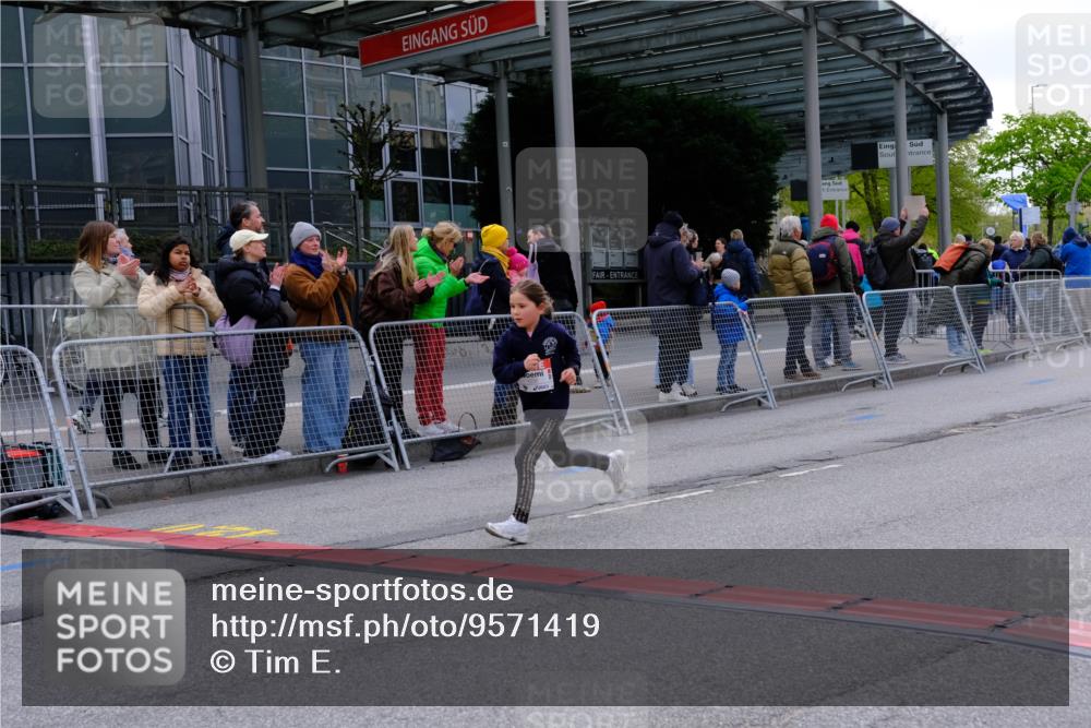 25.04.2026 - Das Zehntel Tim E. http://msf.ph/oto/9571419 25.04.2026 09:06:51 Ziel 1236, 1403, 1413, 1442, 3008, 3910 meine-sportfotos.de