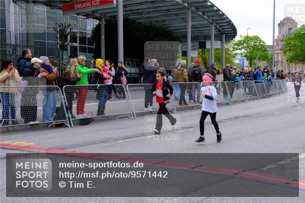 25.04.2026 - Das Zehntel Tim E. http://msf.ph/oto/9571442 25.04.2026 09:07:00 Ziel 2191, 2206, 2558, 2567, 2573, 3008, 3684 meine-sportfotos.de