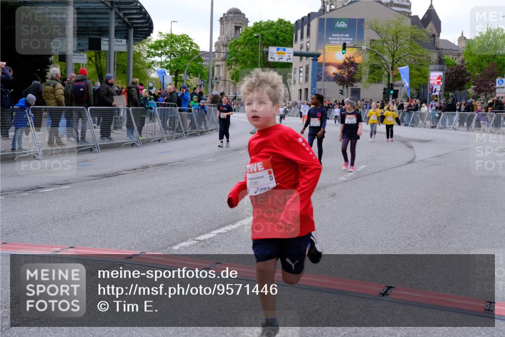 25.04.2026 - Das Zehntel Tim E. http://msf.ph/oto/9571446 25.04.2026 09:07:01 Ziel 2191, 2206, 2558, 2567, 2573, 3006, 3008, 3033, 3684 meine-sportfotos.de