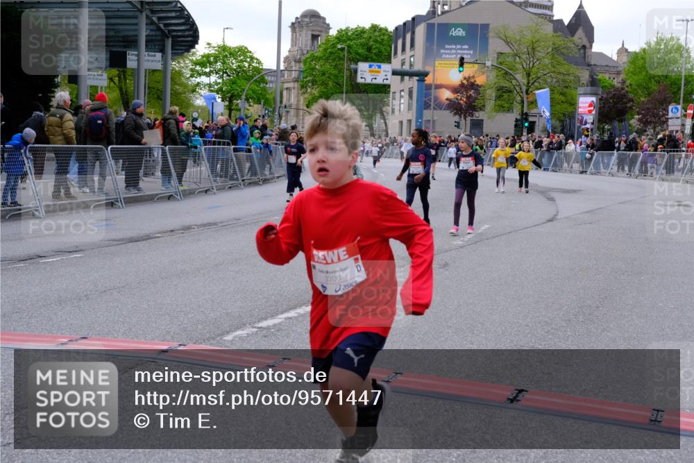 25.04.2026 - Das Zehntel Tim E. http://msf.ph/oto/9571447 25.04.2026 09:07:02 Ziel 2191, 2206, 2558, 2567, 2573, 3006, 3008, 3033, 3684 meine-sportfotos.de