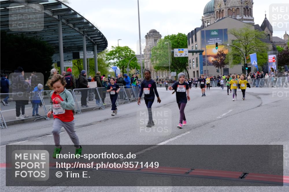 25.04.2026 - Das Zehntel Tim E. http://msf.ph/oto/9571449 25.04.2026 09:07:04 Ziel 1862, 2191, 2206, 2558, 2567, 2573, 3006, 3033, 3684 meine-sportfotos.de