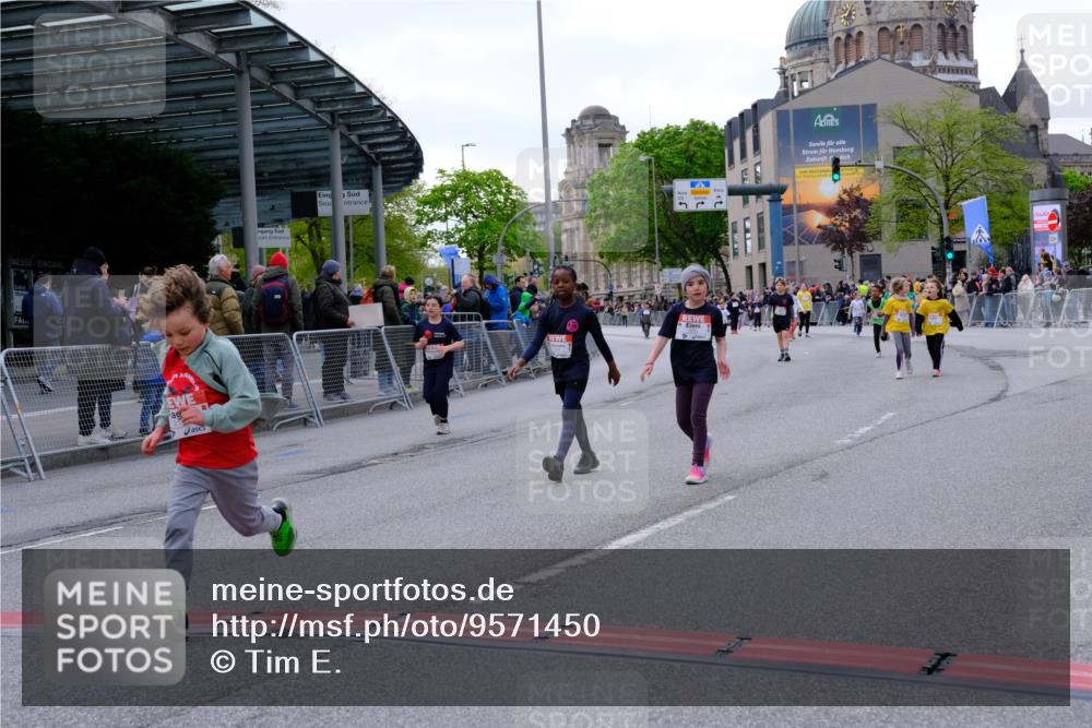 25.04.2026 - Das Zehntel Tim E. http://msf.ph/oto/9571450 25.04.2026 09:07:04 Ziel 1862, 2191, 2206, 2558, 2567, 2573, 3006, 3033, 3684 meine-sportfotos.de