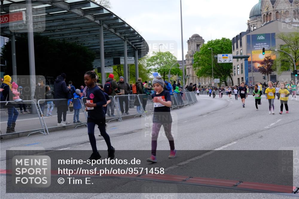 25.04.2026 - Das Zehntel Tim E. http://msf.ph/oto/9571458 25.04.2026 09:07:06 Ziel 1862, 1984, 2191, 2206, 2558, 2567, 2573, 3006, 3033, 3287, 3684 meine-sportfotos.de