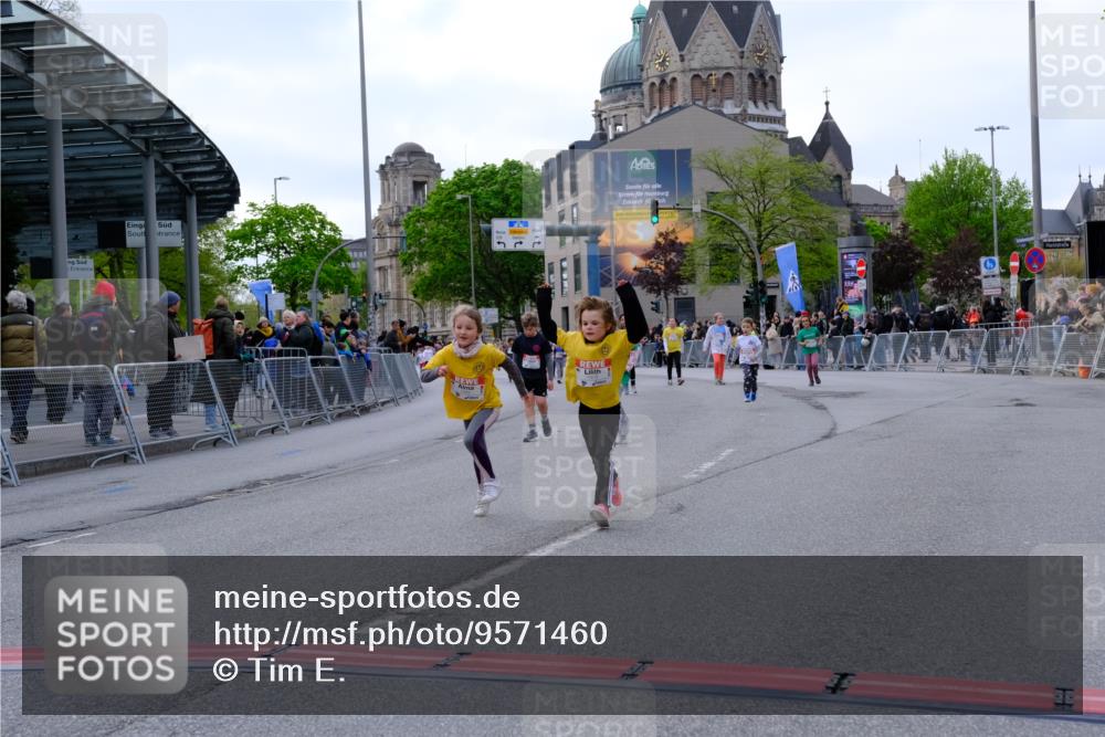 25.04.2026 - Das Zehntel Tim E. http://msf.ph/oto/9571460 25.04.2026 09:07:11 Ziel 1489, 1862, 1978, 1984, 2191, 2415, 3006, 3033, 3287 meine-sportfotos.de