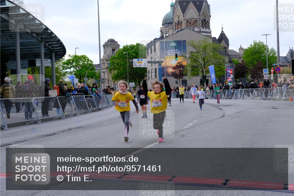 25.04.2026 - Das Zehntel Tim E. http://msf.ph/oto/9571461 25.04.2026 09:07:11 Ziel 1489, 1862, 1978, 1984, 2191, 2415, 3006, 3033, 3287 meine-sportfotos.de