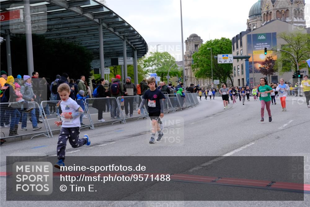 25.04.2026 - Das Zehntel Tim E. http://msf.ph/oto/9571488 25.04.2026 09:07:16 Ziel 1489, 1855, 1978, 1984, 2390, 2415, 2577, 3009, 3287 meine-sportfotos.de