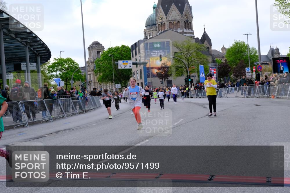 25.04.2026 - Das Zehntel Tim E. http://msf.ph/oto/9571499 25.04.2026 09:07:19 Ziel 1154, 1489, 1592, 1855, 1978, 2110, 2390, 2415, 2577, 2779, 3009 meine-sportfotos.de