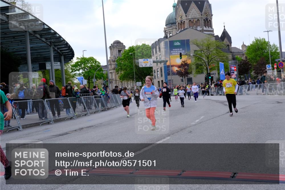 25.04.2026 - Das Zehntel Tim E. http://msf.ph/oto/9571501 25.04.2026 09:07:19 Ziel 1154, 1489, 1592, 1855, 1978, 2110, 2390, 2415, 2577, 2779, 3009 meine-sportfotos.de