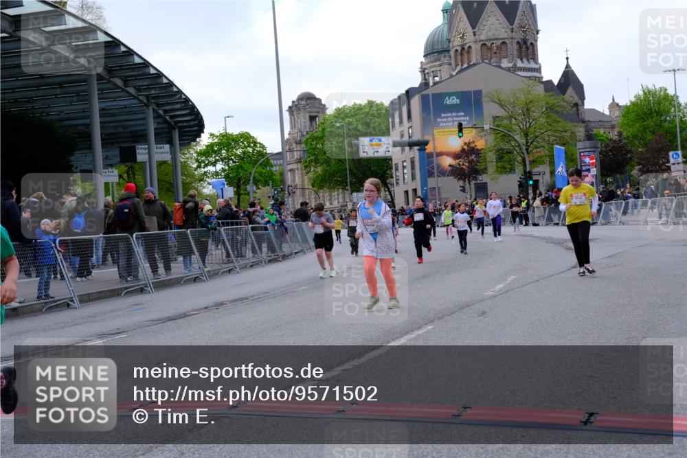 25.04.2026 - Das Zehntel Tim E. http://msf.ph/oto/9571502 25.04.2026 09:07:19 Ziel 1154, 1489, 1592, 1855, 1978, 2110, 2390, 2415, 2577, 2779, 3009 meine-sportfotos.de