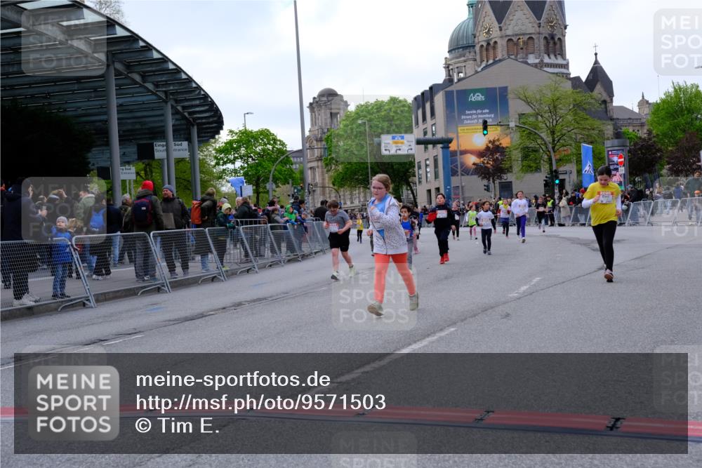 25.04.2026 - Das Zehntel Tim E. http://msf.ph/oto/9571503 25.04.2026 09:07:19 Ziel 1154, 1489, 1592, 1855, 1978, 2110, 2390, 2415, 2577, 2779, 3009 meine-sportfotos.de