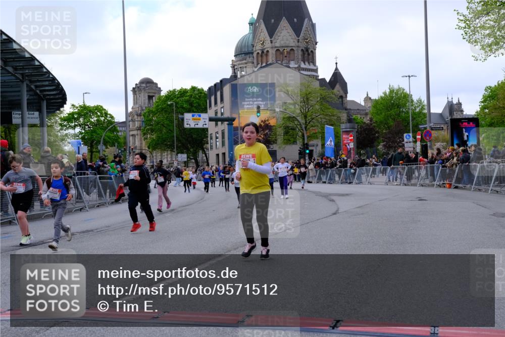25.04.2026 - Das Zehntel Tim E. http://msf.ph/oto/9571512 25.04.2026 09:07:22 Ziel 1059, 1061, 1154, 1489, 1592, 1855, 2110, 2390, 2577, 2779, 3009 meine-sportfotos.de