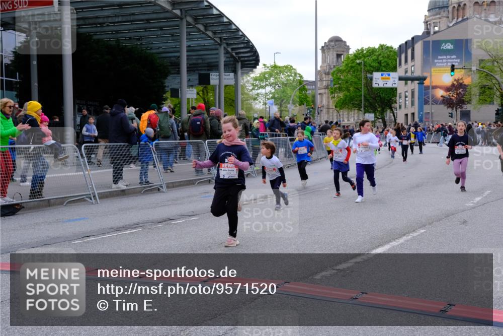 25.04.2026 - Das Zehntel Tim E. http://msf.ph/oto/9571520 25.04.2026 09:07:28 Ziel 1059, 1060, 1061, 1065, 1072, 1094, 1154, 1426, 1592, 2110, 2125, 2577, 2779, 3437, 3460, 3462 meine-sportfotos.de